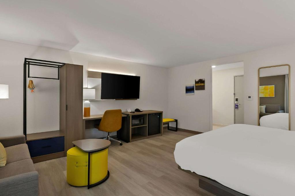 TV a/nebo společenská místnost v ubytování Comfort Inn Conroe