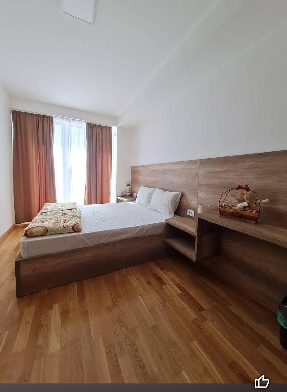 Postel nebo postele na pokoji v ubytování Bojana Apartment Penthouse