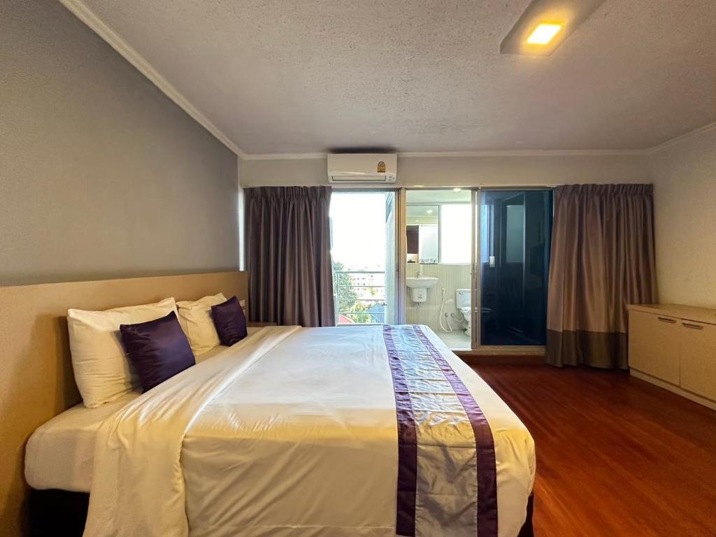 The Step Sathon - Resim 29