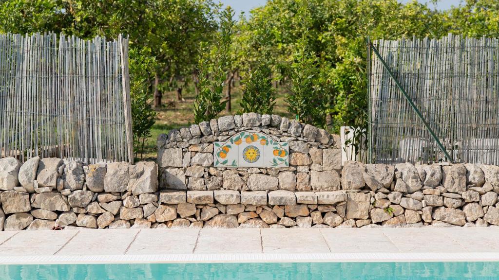 Basen w obiekcie Il Giardino Dei Limoni 8, Emma Villas lub w pobliżu