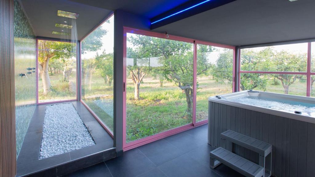 Ogród w obiekcie Il Giardino Dei Limoni 8, Emma Villas