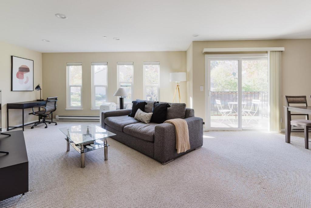 Χώρος καθιστικού στο Blueground Fremont 2bd apartment SFO-1753