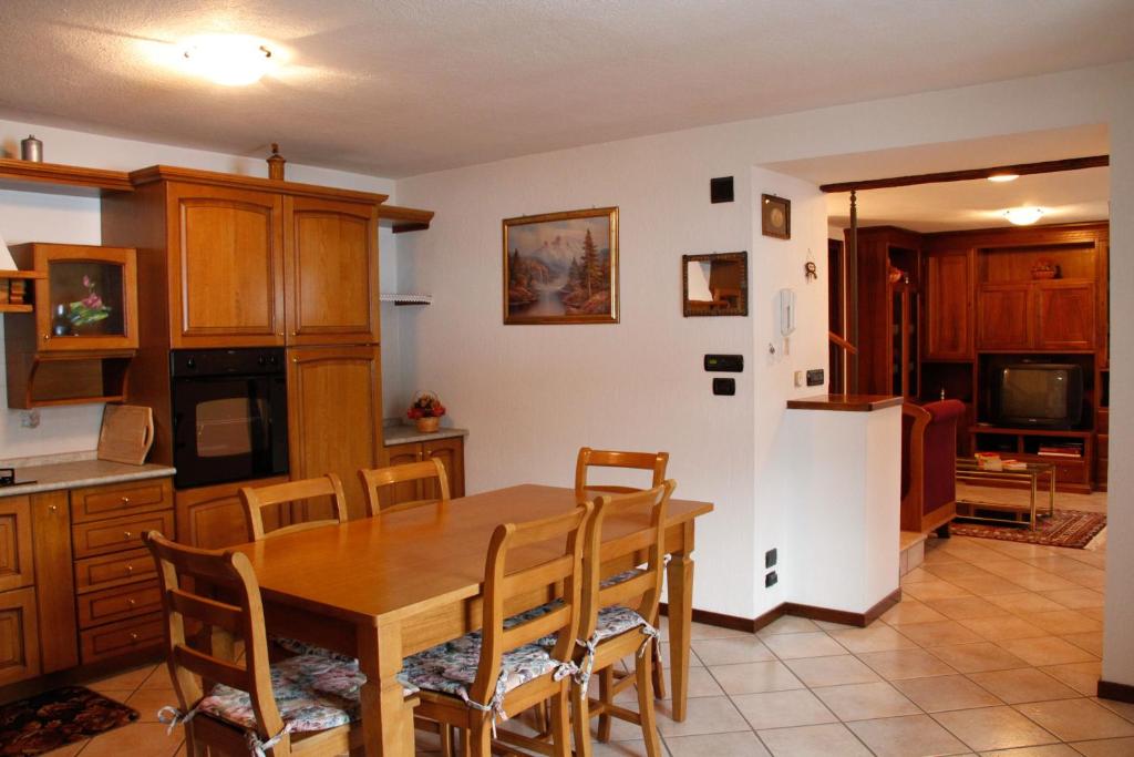 Kuchnia lub aneks kuchenny w obiekcie Casa D'antan Gressan
