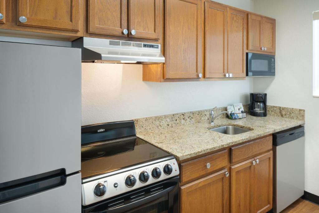 TownePlace Suites by Marriott Orlando East/UCF Area - Suite Queen De Dos Dormitorios Con Sofá Cama