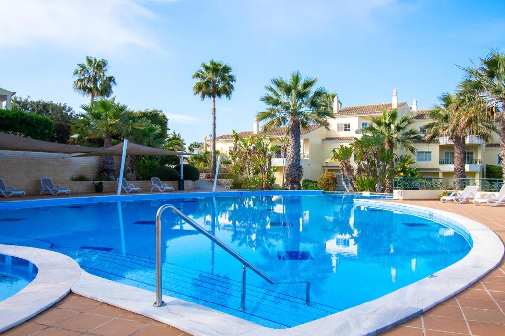 42 Presa do Moura - Elegant 2-Bedroom Townhouse