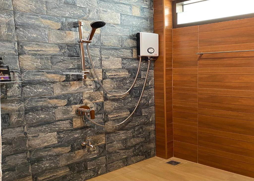 Koupelna v ubytování Sanaepatan Home Resort - เสน่ห์ป่าตาล โฮม รีสอร์ต