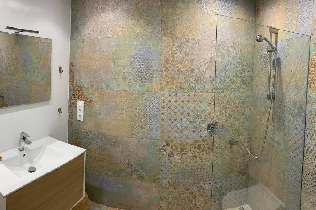 A bathroom at AwayDays Estudio Vista Mar con WiFi