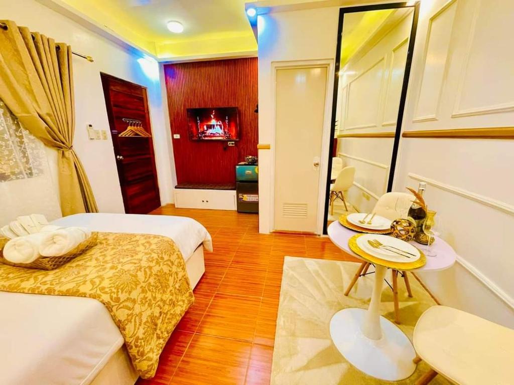 Postel nebo postele na pokoji v ubytování Subway House in Paranaque
