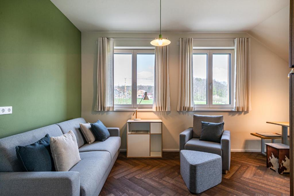 Posezení v ubytování LindenGut Bio Hotel & Bio Herberge