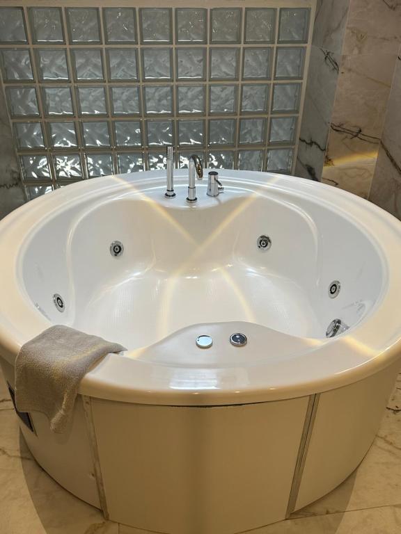 Belle Athenes - Luxury Rooms at Monastiraki Railway Station - Resim 32