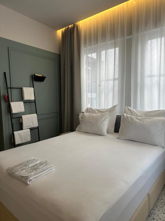 Belle Athenes - Luxury Rooms at Monastiraki Railway Station - Resim 15