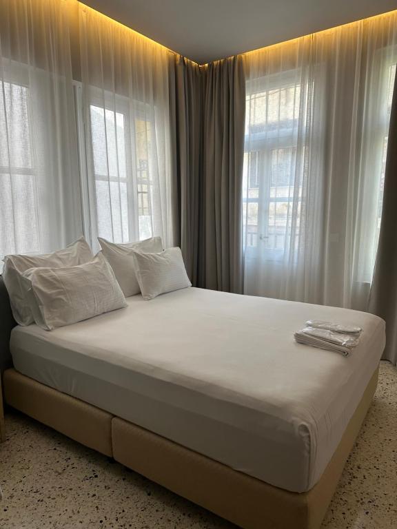 Belle Athenes - Luxury Rooms at Monastiraki Railway Station - Resim 18