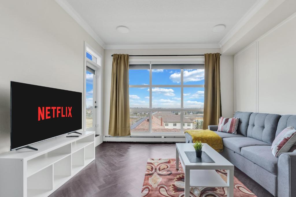 TV a/nebo společenská místnost v ubytování Elegant Space in Currie