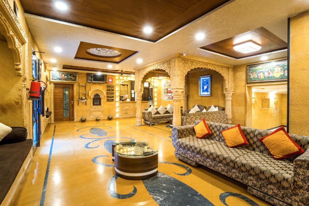 Posezení v ubytování Hotel Prince-Near Jaisalmer Fort