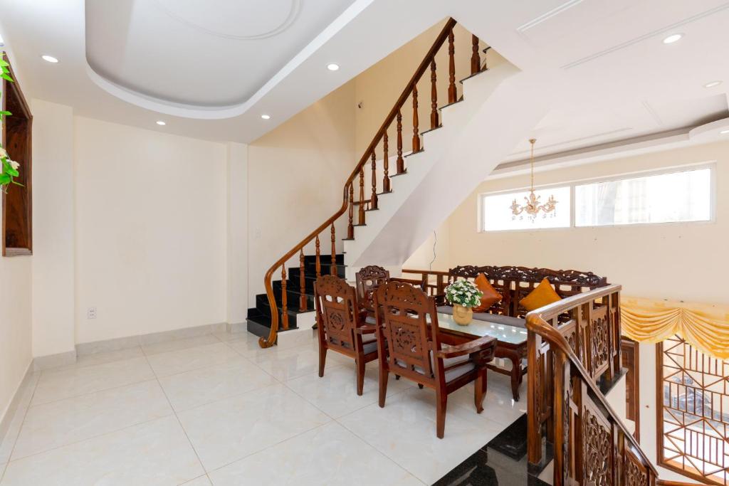 Posezení v ubytování Homestay Bãi Sau - 5 phòng ngủ - 30 Võ Thị Sáu - Free karaoke