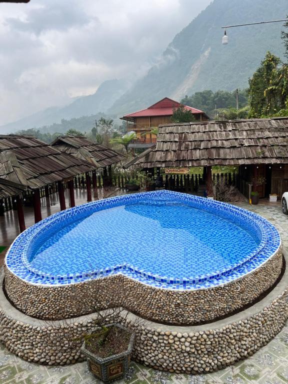 Bazén v ubytování Khen Mong Nature Hotel nebo v jeho okolí