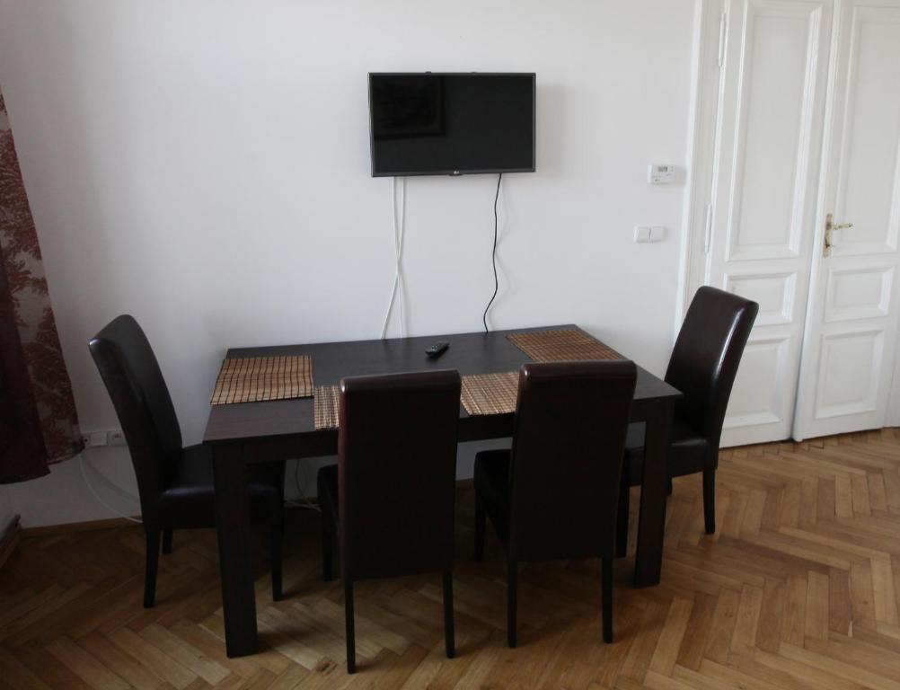 Telewizja i/lub zestaw kina domowego w obiekcie Carpe Diem Prague