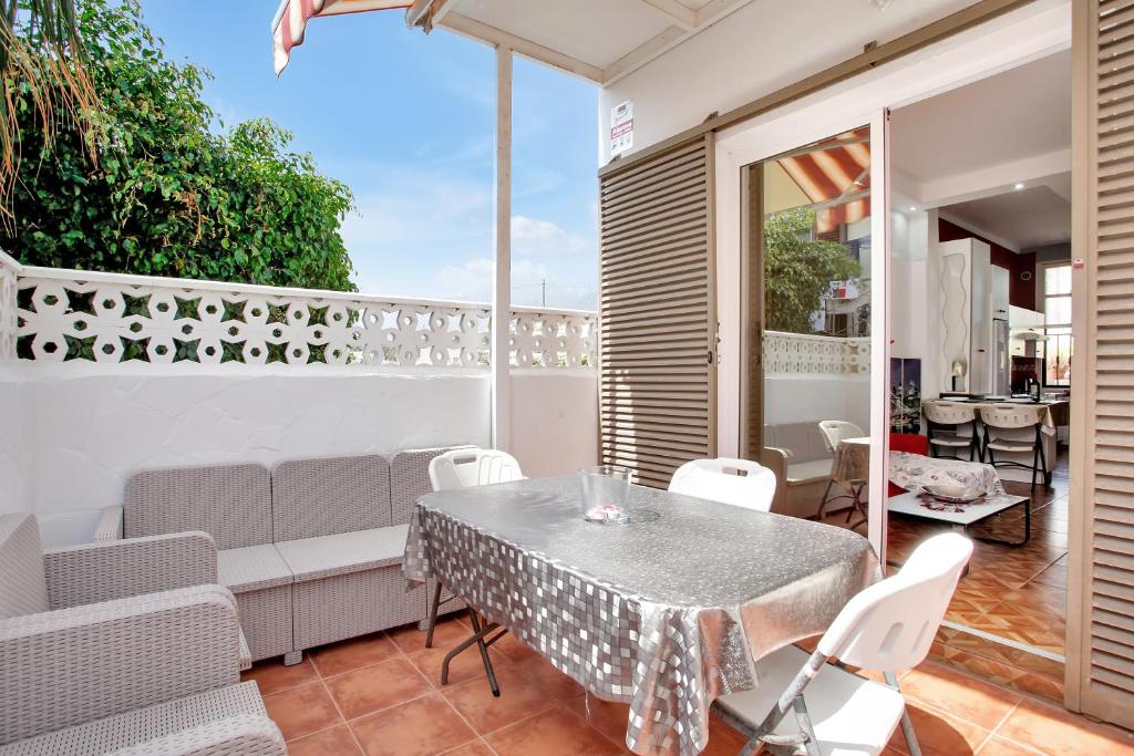 Posezení v ubytování 2 bedrooms Bungalow in Playa de las Americas