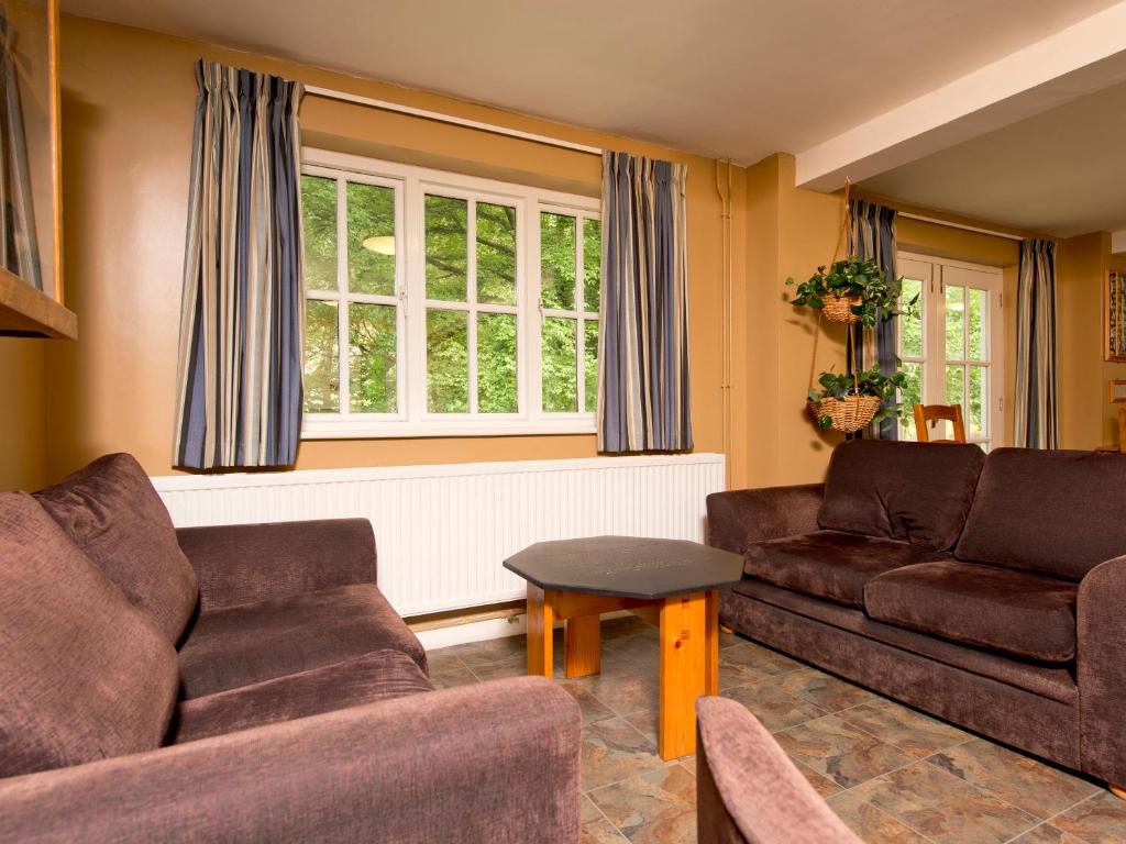 Posezení v ubytování YHA Idwal Cottage