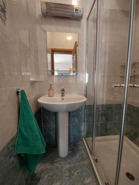Koupelna v ubytování Nr41 Holiday Apartment - Close to Village Centre, Promenade, Shops & Restaurants