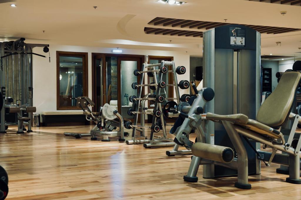 Fitness centrum a/nebo fitness zařízení v ubytování Rawasi Hotel Apartments