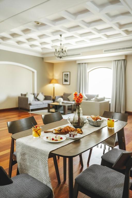 Posezení v ubytování Rawasi Hotel Apartments