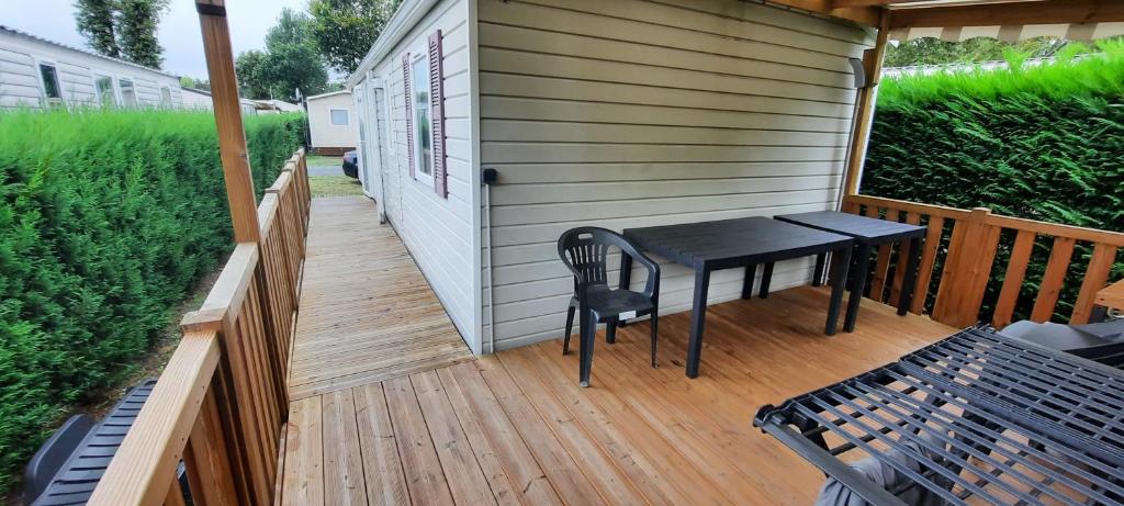 Photo de la galerie de l'établissement Mobil home charmant EMPL 521, aux Mathes