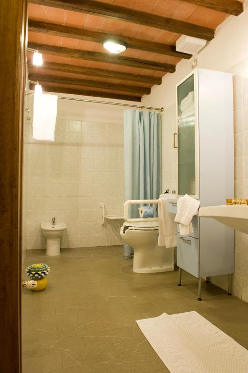 Koupelna v ubytování Agriturismo Fattoria Lavacchio