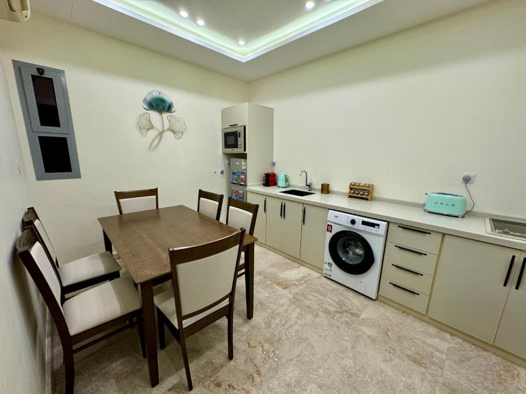 Kuchyň nebo kuchyňský kout v ubytování 3BR 5Bed luxury apartment
