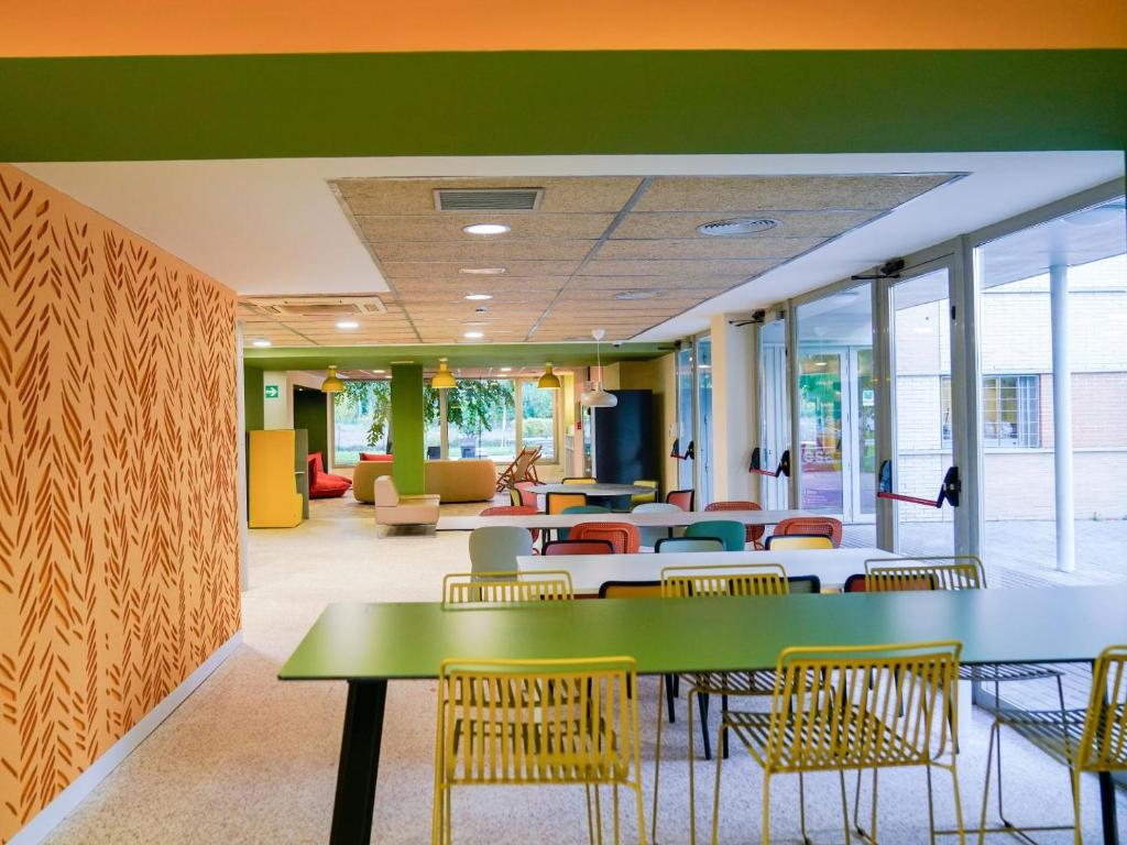 Restaurace v ubytování Residencia Universitaria Resa Los Abedules
