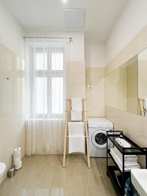 TurnKey I Wenceslas Square Apartments - 17