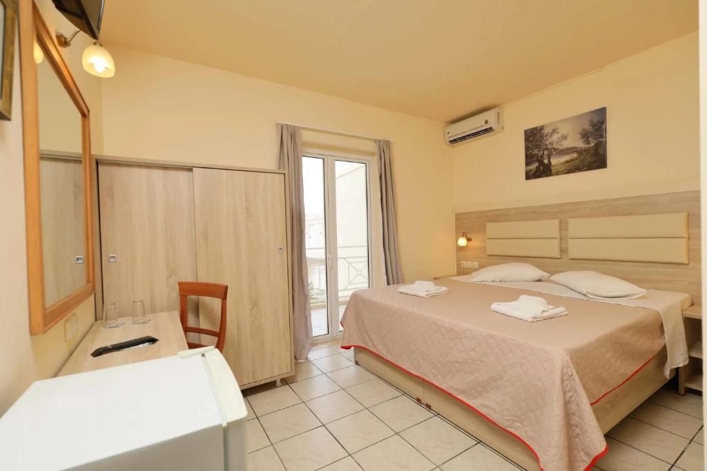 Eri Beach & Village Hotel - 