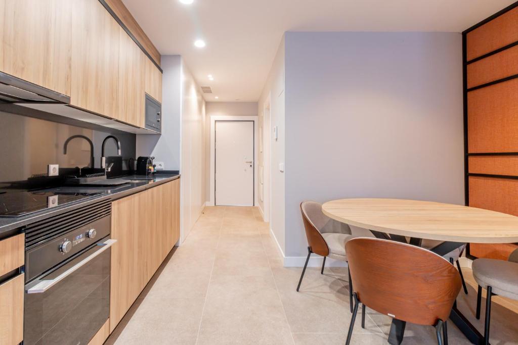 Home Art Apartments Bernabéu - 3