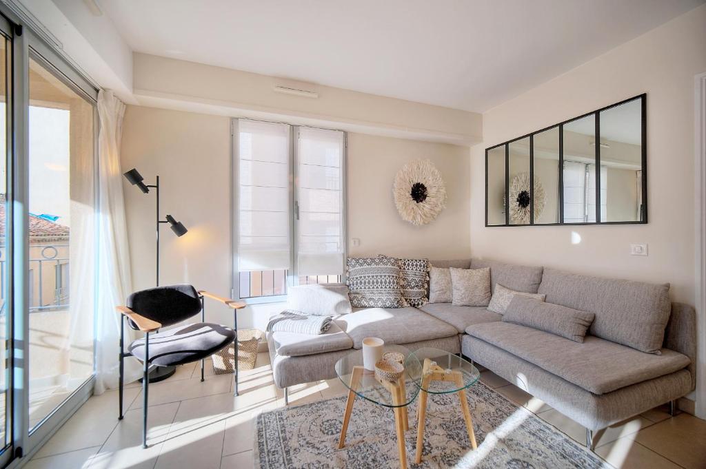 Posedenie v ubytovaní Magnifique et lumineux 3 pieces A2B238