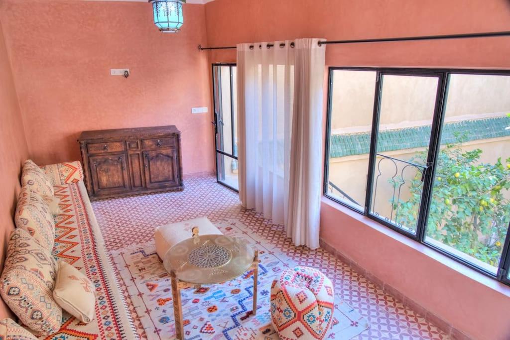 Postel nebo postele na pokoji v ubytování Luxe RIAD-privé-RIAD MIMI centre-ville