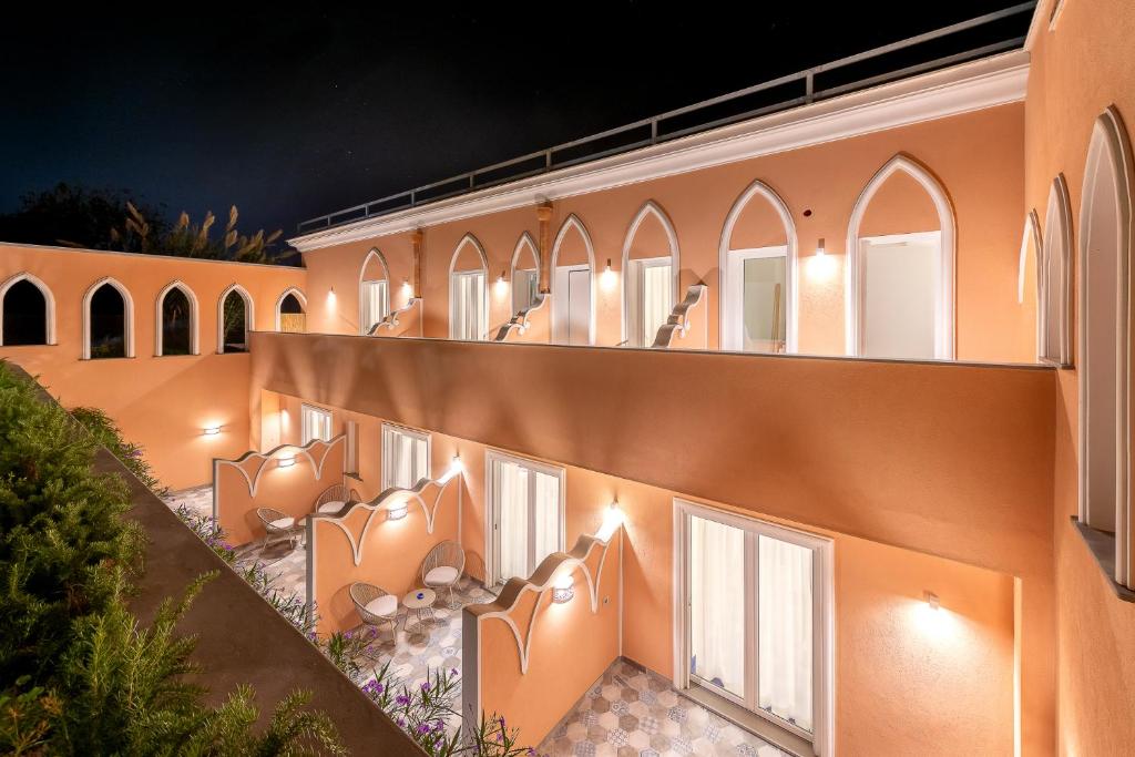 Budova, kde se hotel nachází