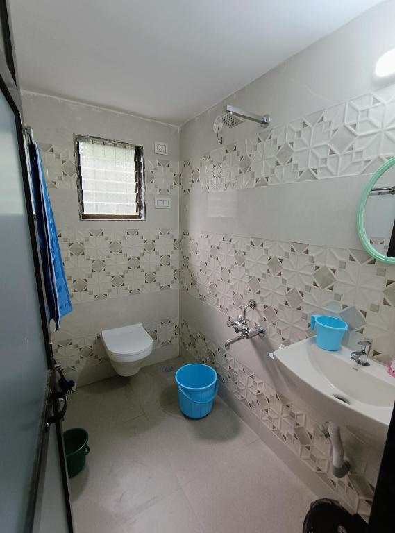 Farmhouse Stay Alibag and Revdanda For Family - 双人间带额外的床