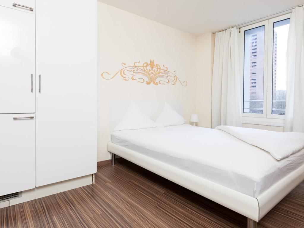 Swiss Star Marc Aurel - Self Check-In - Resim 9