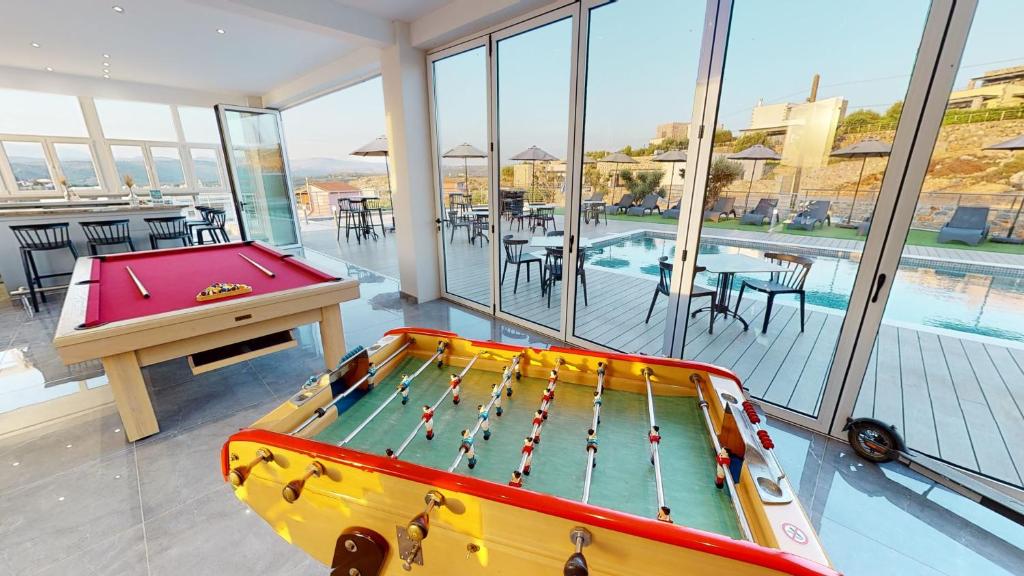 Bazén v ubytovaní Anna Luxury Villa by Cretevasion alebo v jeho blízkosti