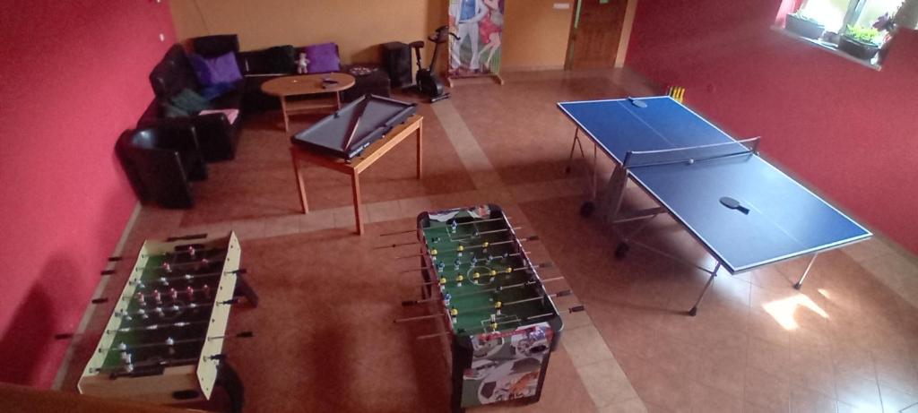 Tenis stołowy w obiekcie amel orawa lub pobliżu