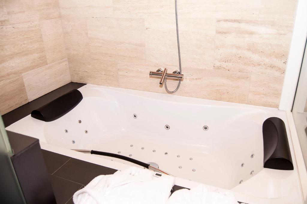Escuderos Hotel Cruz - imagen 1