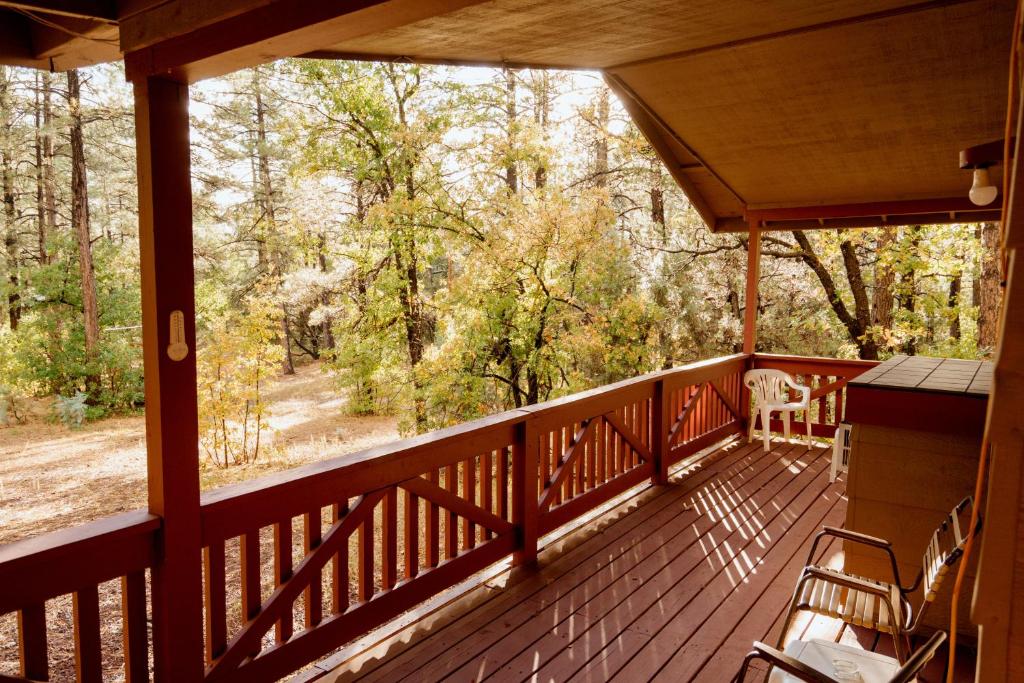Balkón nebo terasa v ubytování Northwoods Cabins