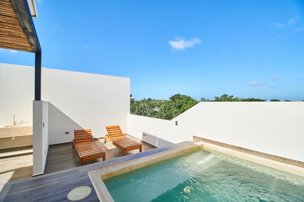 This $25 Million Penthouse Boasts The Most Stunning Private Pool In ... - Eco Friendly Apartment Complexes With Penthouse And Private Private Rooftop Pool