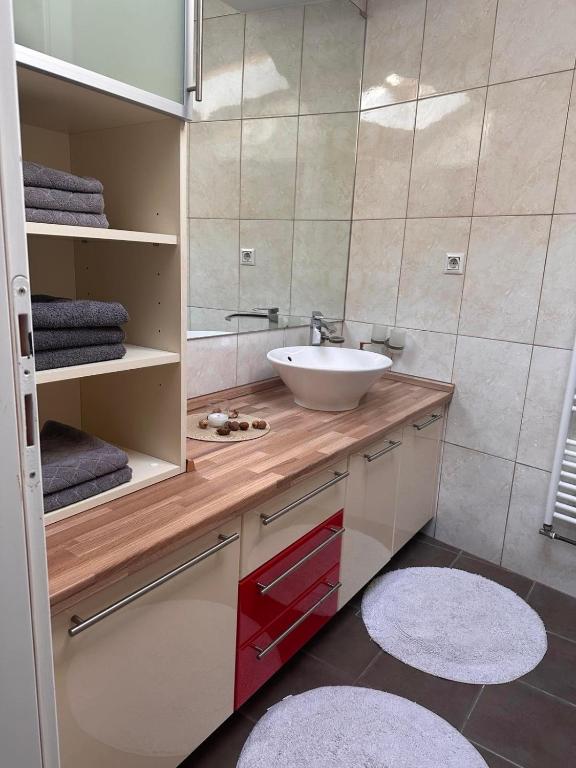 Vila Danin with free garage,Stari grad - One-Bedroom House