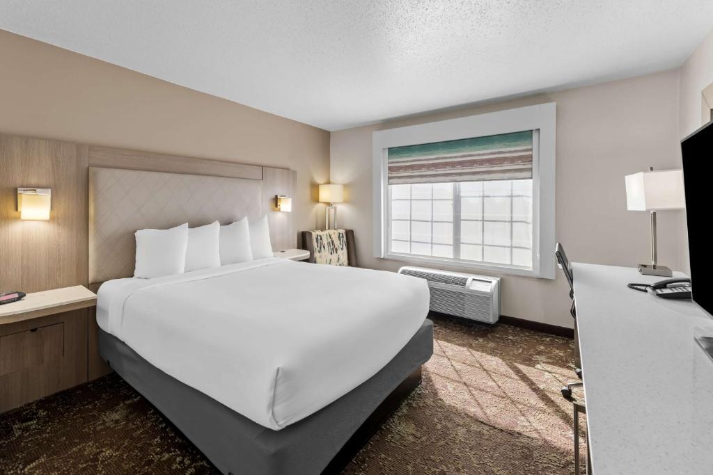 Best Western Worlds Of Fun photo