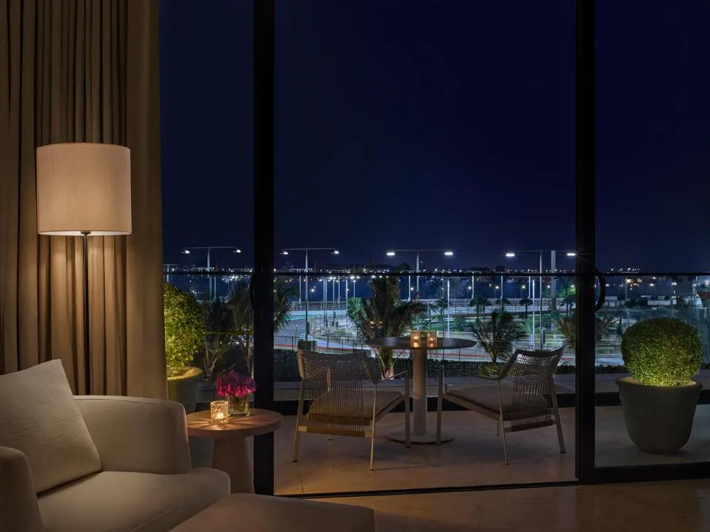 One-Bedroom Urban King Suite with Terrace