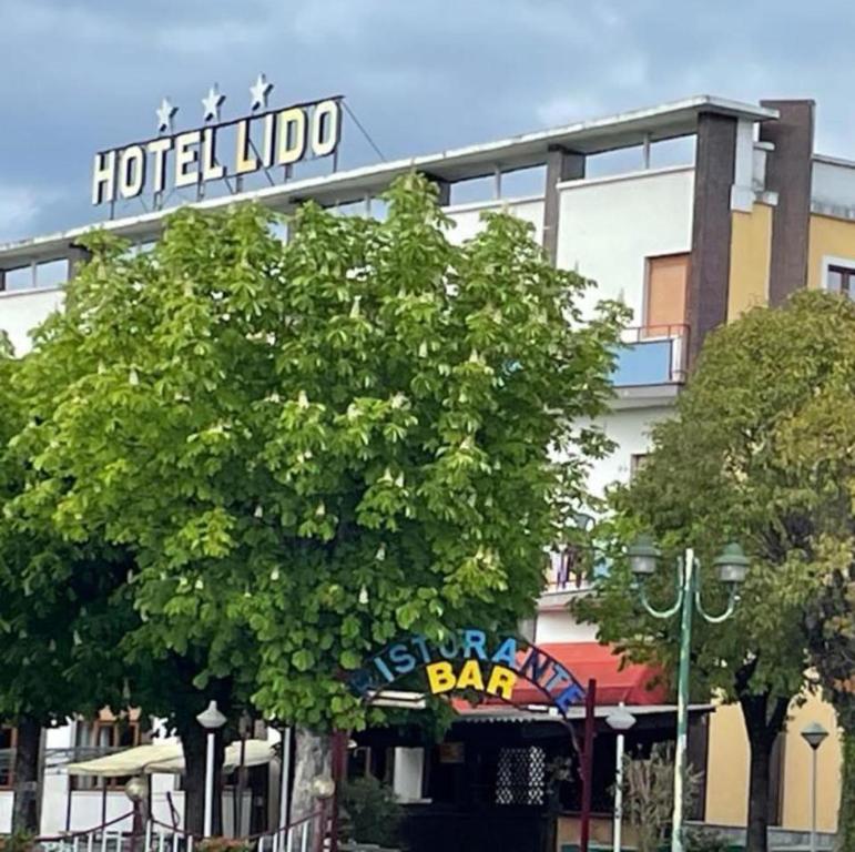 a hotel keto sign on top of a building at hotel lido in Viverone