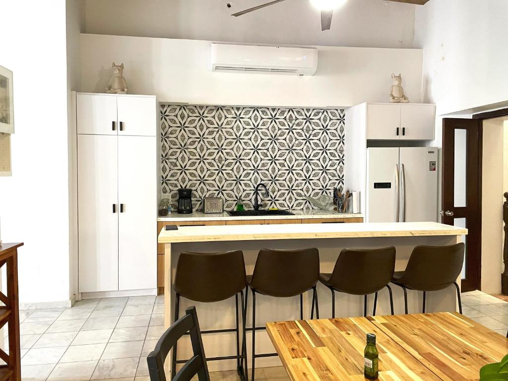 Old San Juan Rentals - 213 Calle Cristo Apt #2