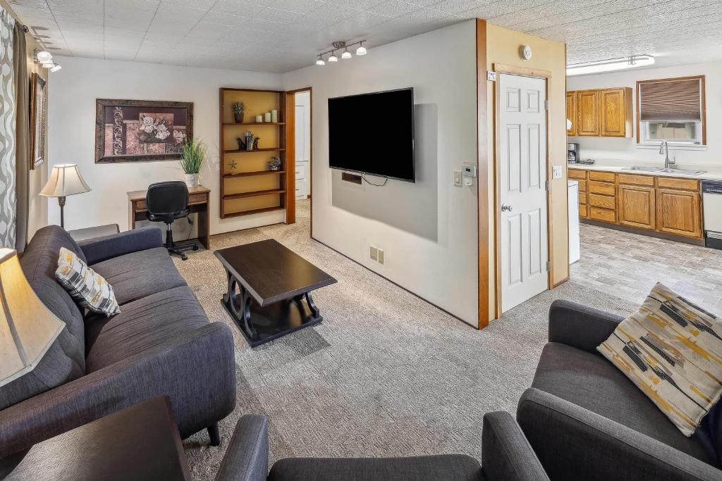 TV a/nebo společenská místnost v ubytování Hotel Seward