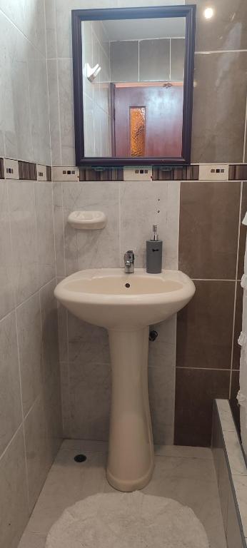 LIMPER CASA - Quarto Duplo Padrão Com Banheiro Compartilhado